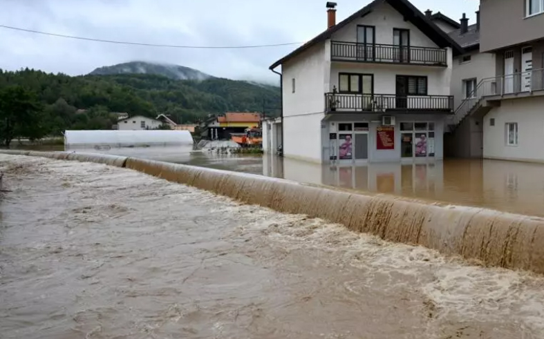 Bosniyada daşqınlar 14 nəfərin həyatına son qoydu