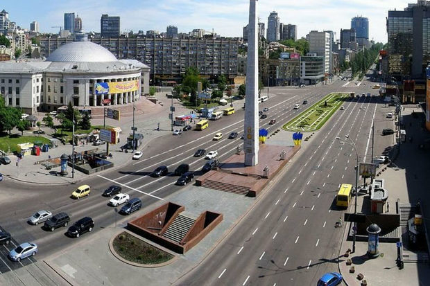 Ukrayna paytaxtında nəqliyyatın hərəkəti dayandırılıb